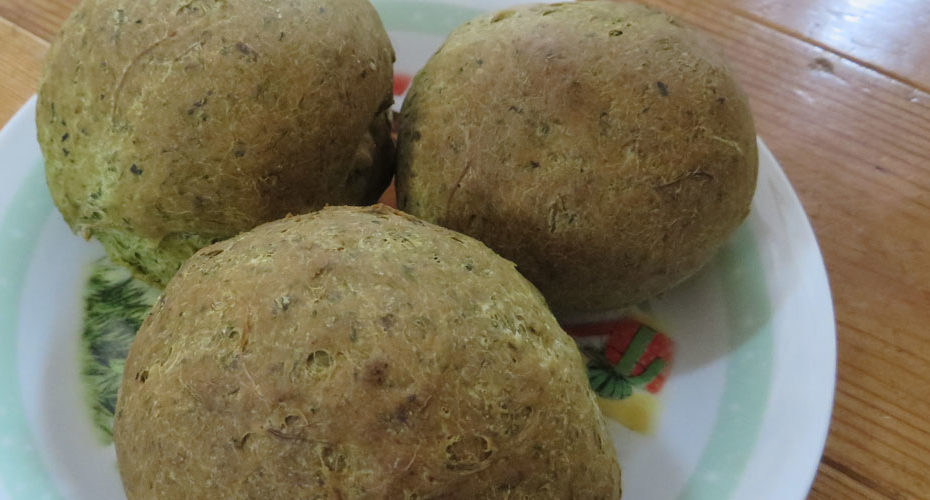 spinach bread rolls